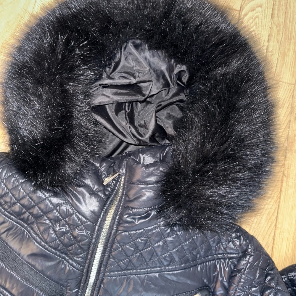 MK Elegant Black Quilted Women's Coat - Picture 3 of 5